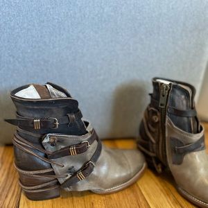 Freebird by Steven in grey multi size 9 brand new